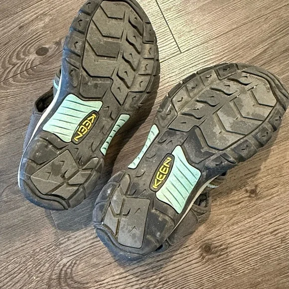 Keen Newport H2 women's size 8 sandal - Picture 3 of 3